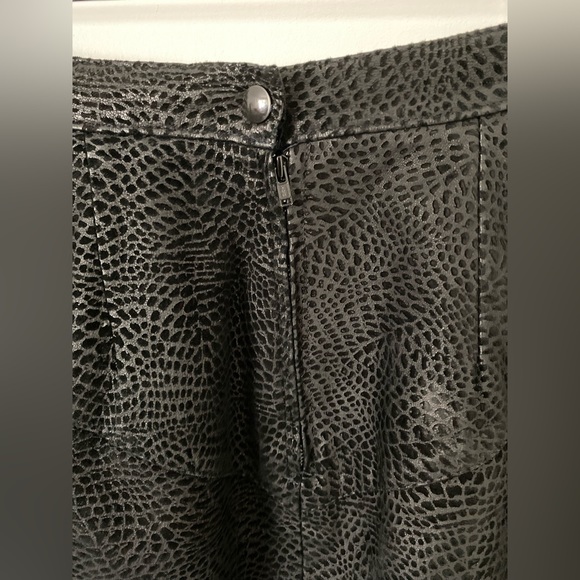Women’s vintage black leather high waisted snake print skirt - Picture 7 of 13